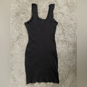 Divided size large black dress